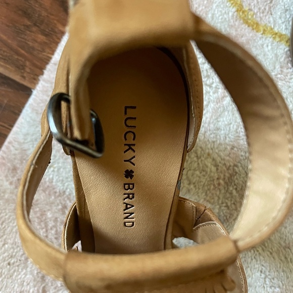 Lucky Brand ‘Leesha’ Women’s Fringe Block Heel Tan Nubuck Leather - Picture 7 of 13